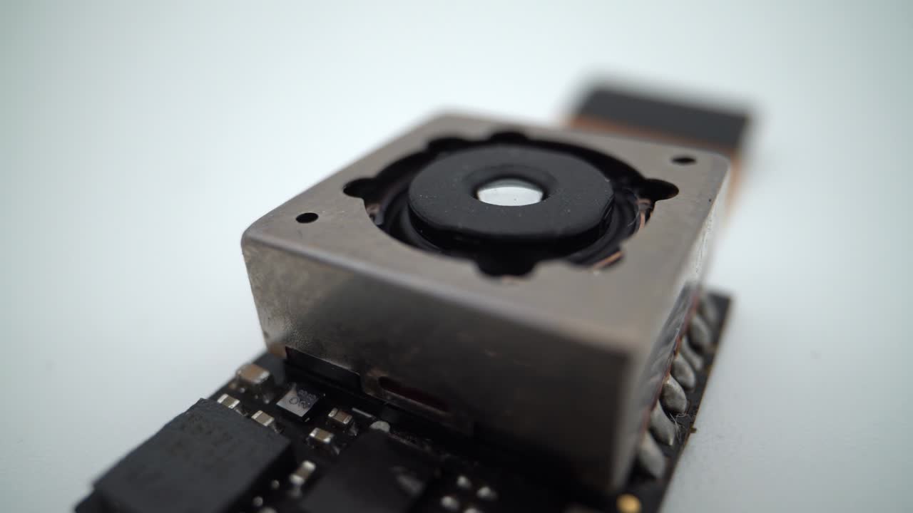 primer plano en un módulo de cámara para teléfono móvil. primer plano de la lente de un teléfono inteligente