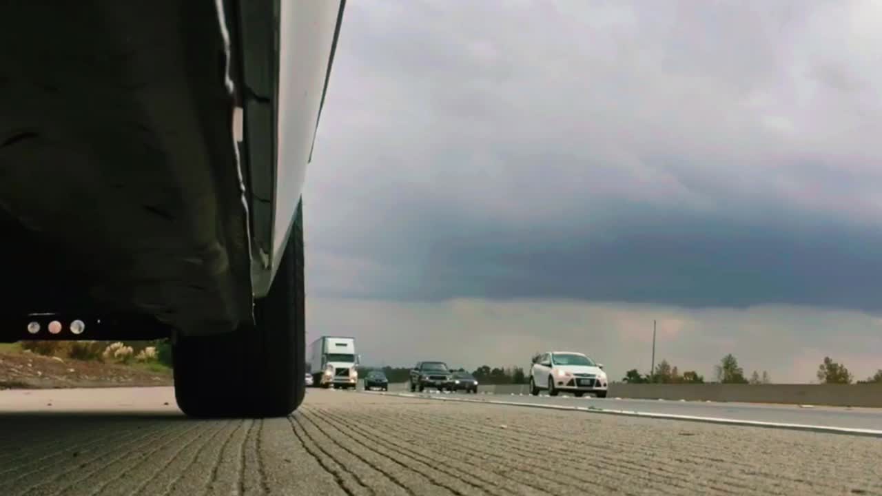 Broken down on the side of freeway. Waiting for tow truck.