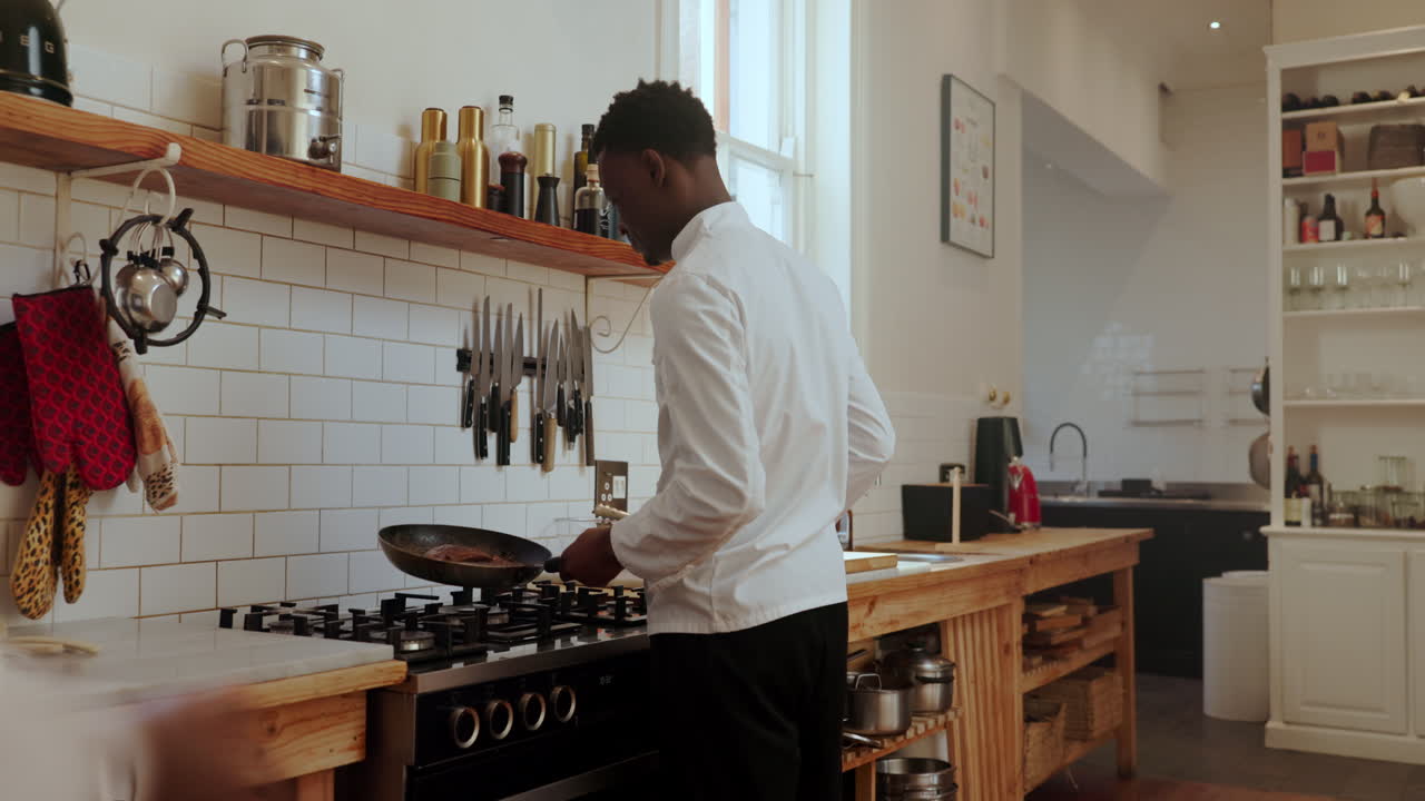 Chef che cucinano in una cucina