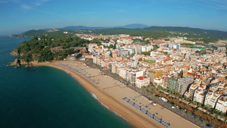 lloret de mar, desde el aire en la costa brava de gerona, tossa de mar, área de fenals