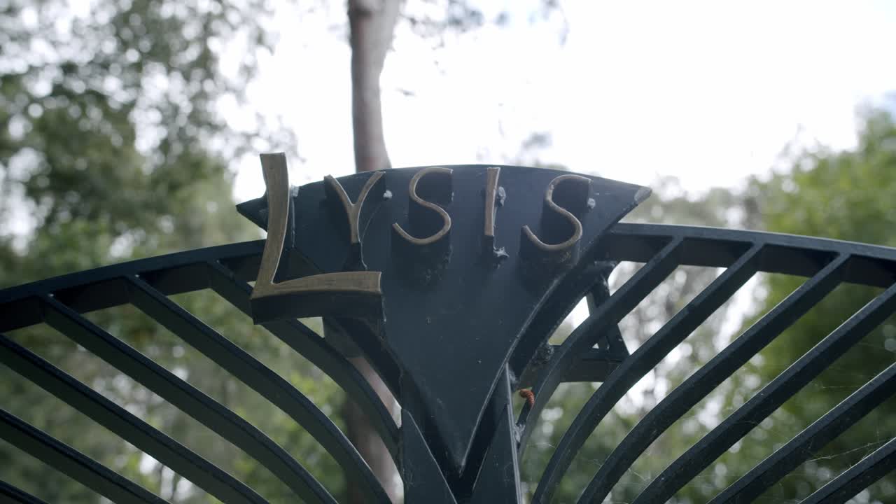 прекрасный вид на виллу лиза на капри солнечным утром весной - 06