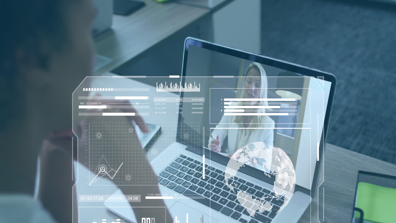 animación de gráficos, globos, círculos, barras, diversas compañeras de trabajo discutiendo en videoconferencia