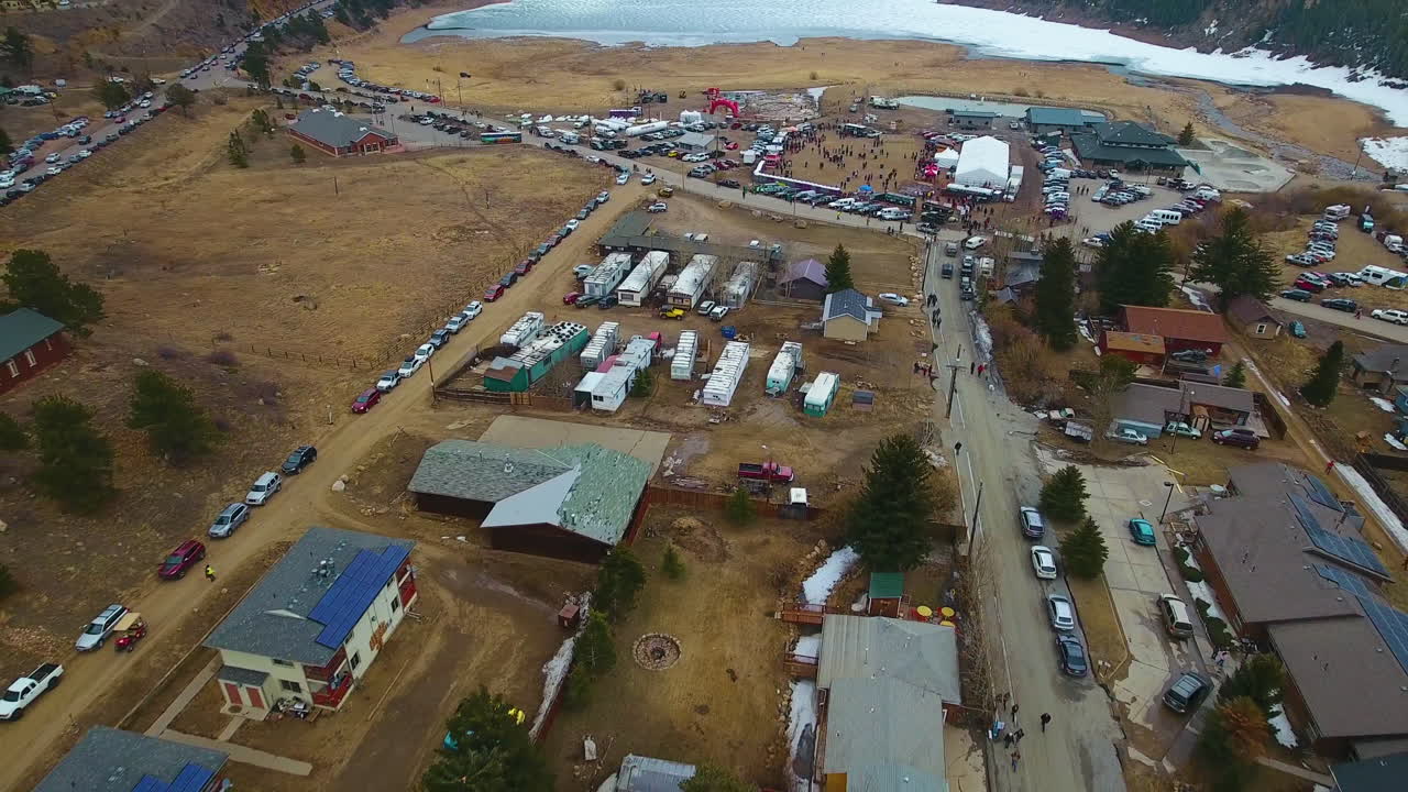 imágenes de drones del embalse de barker meadows