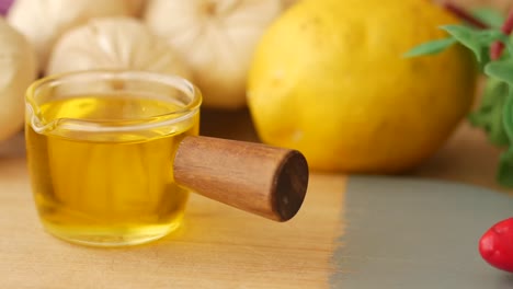 garlic oil and lemon