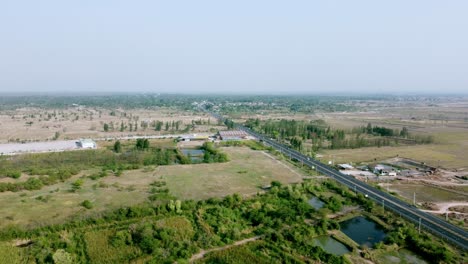 La-Carretera-En-La-Colisión-En-La-Conexión-Entre-La-Ciudad-Y-El-Transporte