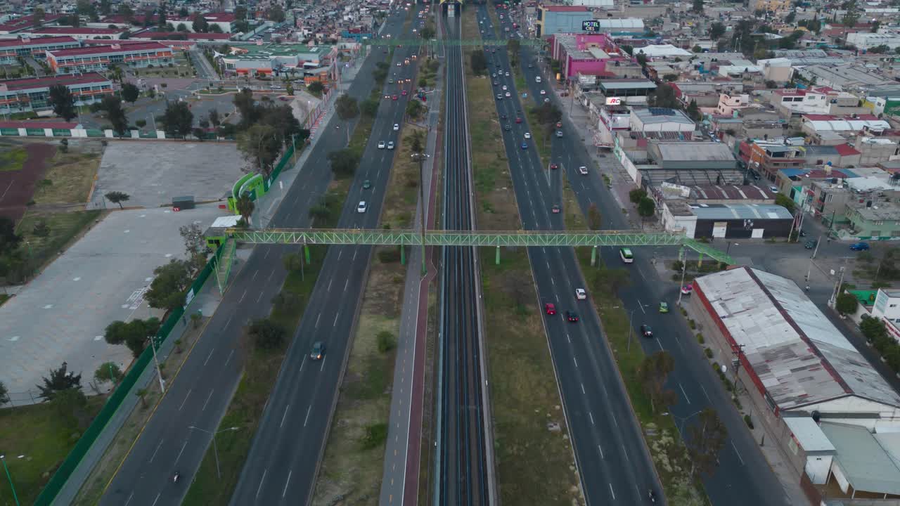 hiperlapso de tráfico en la ciudad de méxico, ecatepec