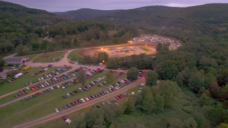 Vista-Aérea-De-Drones-Del-Circuito-De-Deportes-De-Motor-Penn-Can-Speedway-En-Susquehanna-Pensilvania