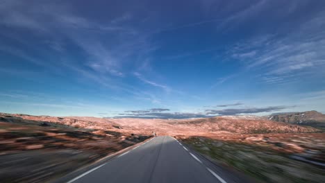 conducir por la carretera aurlandsfjellet en noruega-3