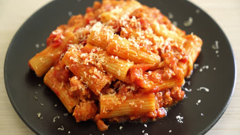 Bolognese-rigatoni-pasta-with-cheese---traditional-Italian-pasta