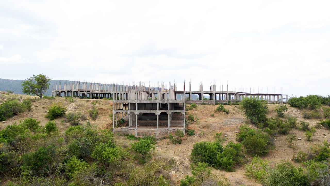 ingeniero africano inspector vigilancia operativo drone piloto