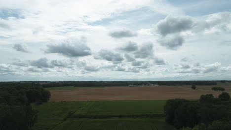 Scenery-Of-Agricultural-Plains-Under-Cloudscape-Near-Lamar,-Barton-County,-Missouri,-United-States