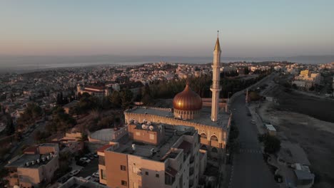 sobre la tierra santa: imágenes de drones de los sitios islámicos de israel la gran mezquita de nazaret