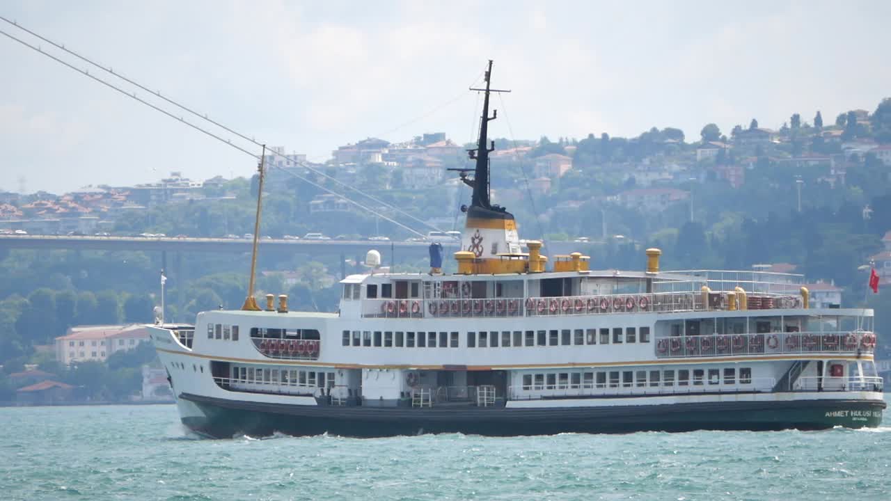 ferry en el bósforo en estambul
