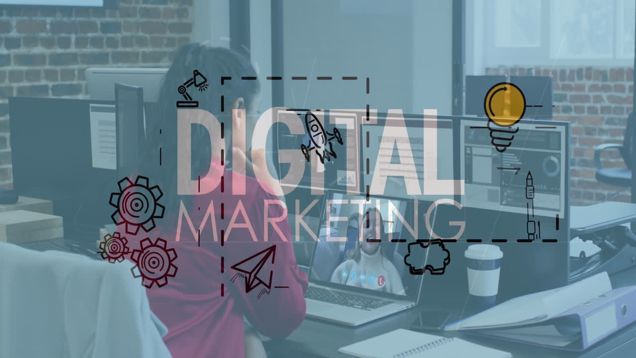 digitale marketing-text und icons gegen frau mit videoanruf auf laptop im büro