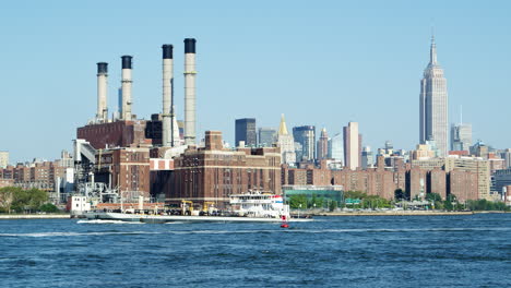 panoramic view of manhattan skyline from williamsburg