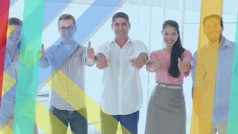 animación de rayas coloridas sobre diversas personas de negocios en la oficina