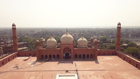 4k aerial footage to the badshahi mosque main courtyard