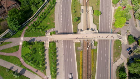 Pedestrian-bridge-over-highway-in-Gdańsk-Kliniczna,-Poland