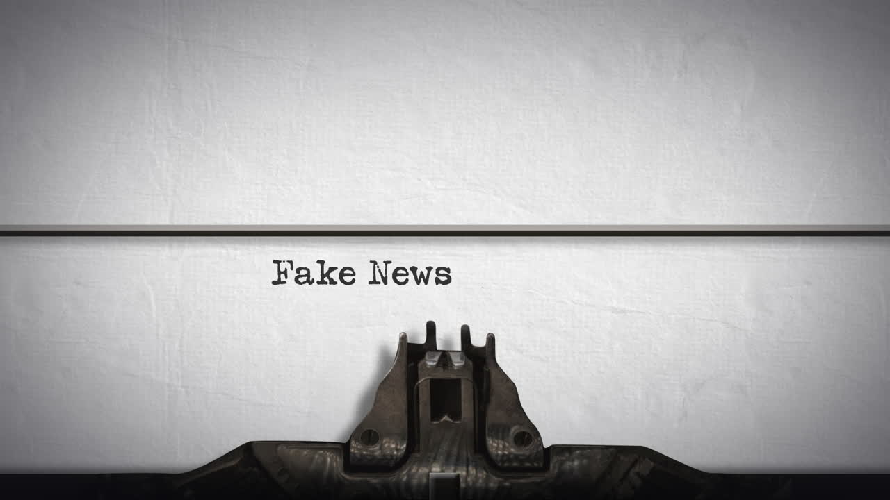 palabras de animación noticias falsas escritas por una máquina de escribir