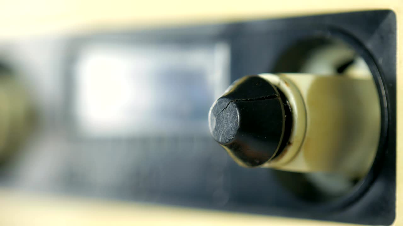 el viejo carrete de cassette de audio jugando. primer plano.