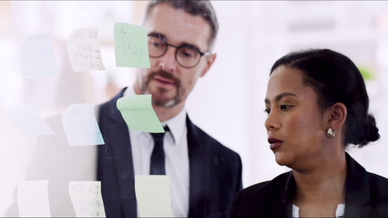 venir con un plan maestro