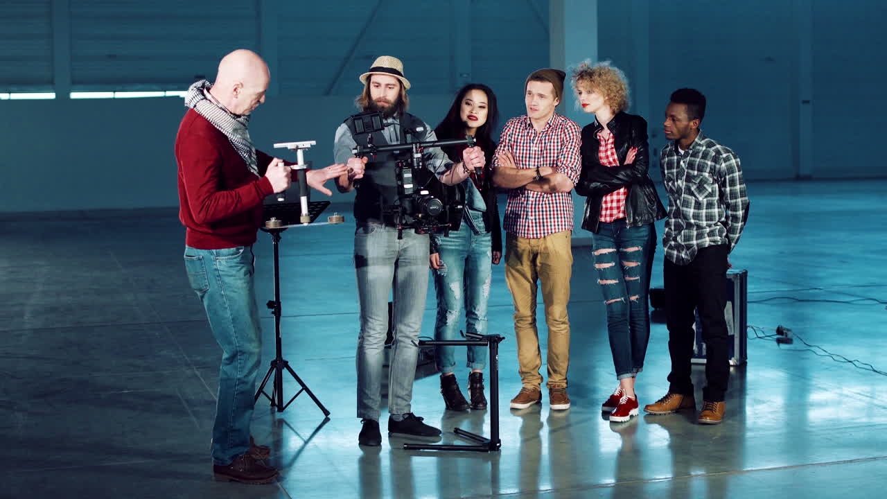 equipo de filmación en el set