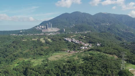 Hillside-Urban-Suburbs-On-The-Outskirts-Of-Taipei,-Taiwan