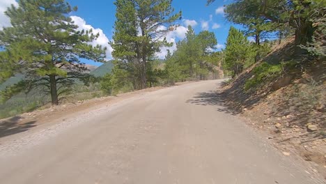 Pov-Fahren-Sie-Einen-Schotterpass-In-Den-Rocky-Mountains-Von-Colorado-Hinauf---Offroad-Abenteuer