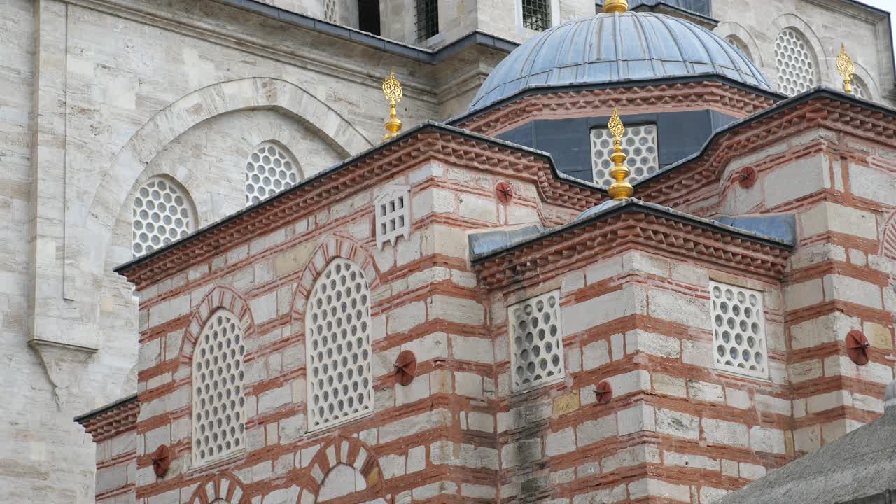 primer plano de una mezquita otomana en estambul, turquía