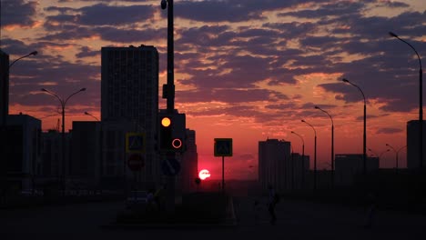 city sunrise/sunset with traffic