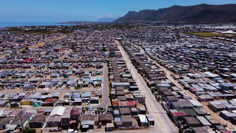 municipio en hermanus entre montañas y océano