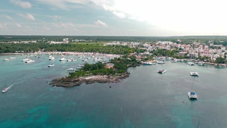 Bayahibe-natural-port-and-village,-La-Romana-in-Dominican-Republic