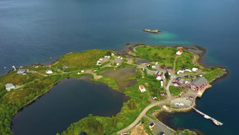 hermosa naturaleza de noruega vista aérea del campamento para relajarse.