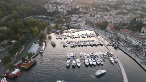 Yacht-Von-Marina-Meer