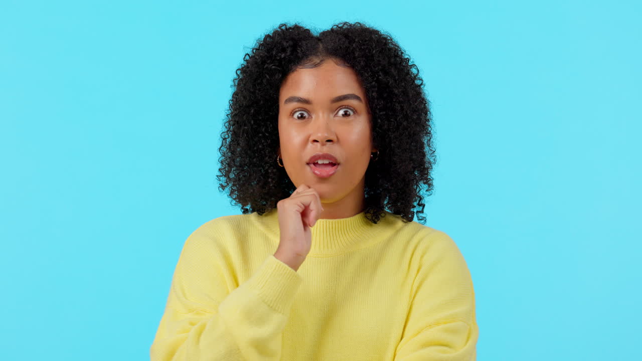 pensamiento, idea y sí con rostro de mujer