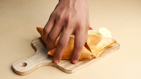 samosa, una popular comida callejera de la india