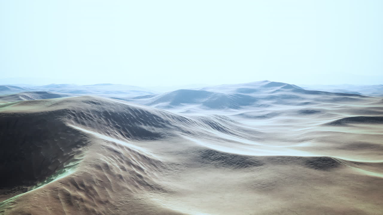 puesta de sol sobre las dunas de arena en el desierto