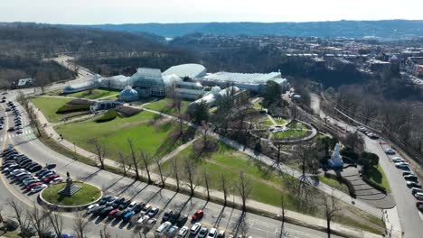 conservatorio phipps y jardines botánicos en schenley park en pittsburgh pa