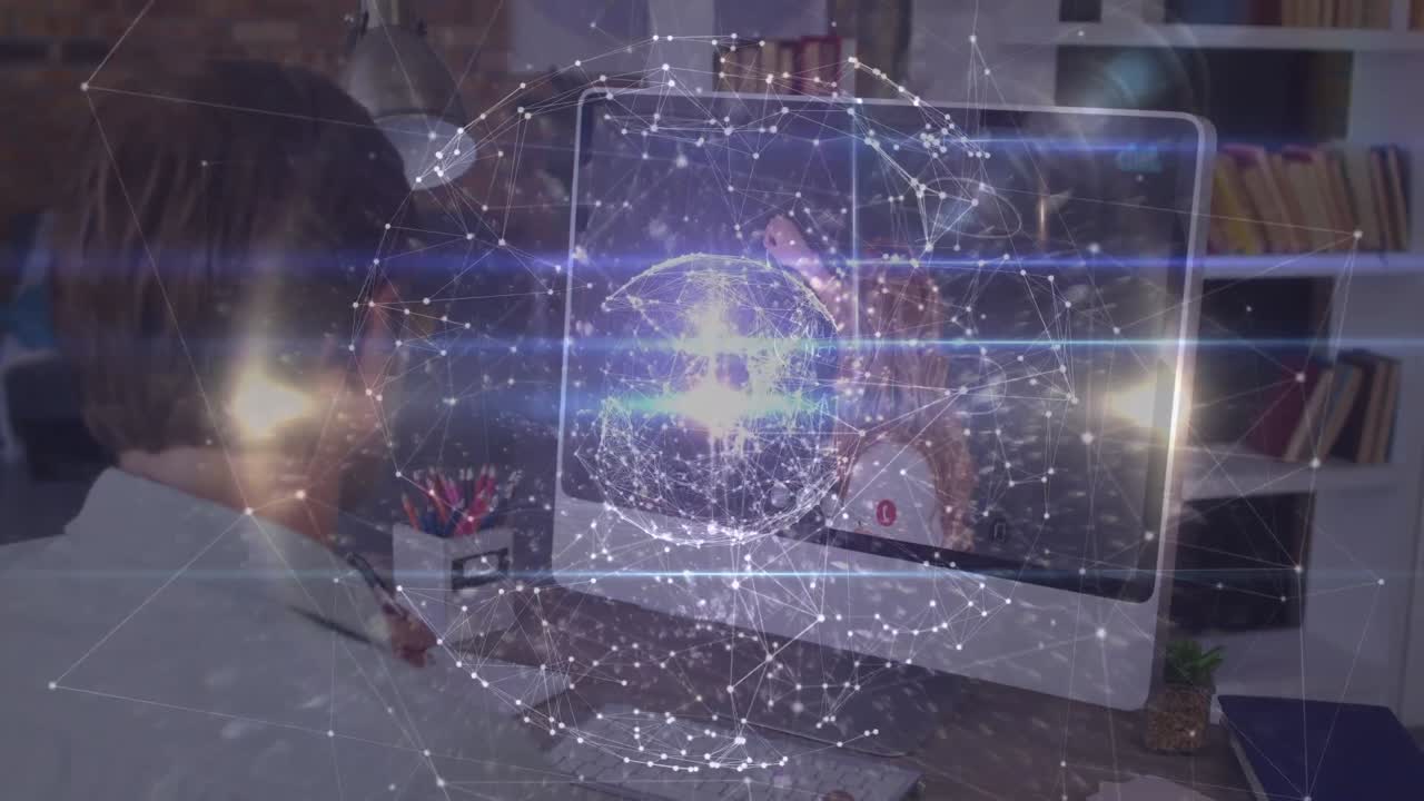 animación de conexiones con el globo sobre estudiante caucásico masculino teniendo conferencia en línea