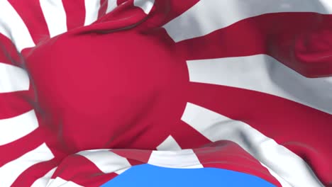 la bandera japonesa del sol naciente agitando el viento lentamente con el cielo azul, bucle