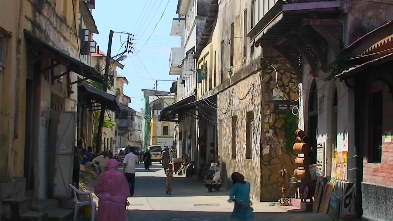 자동차는 도시의 거리를 운전