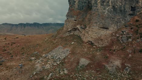 panning down a mesa in utah