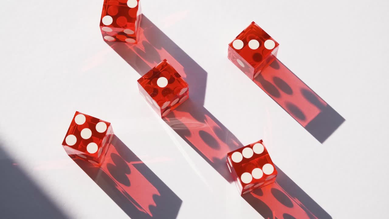 dados de refracción reflectantes translúcidos transparentes