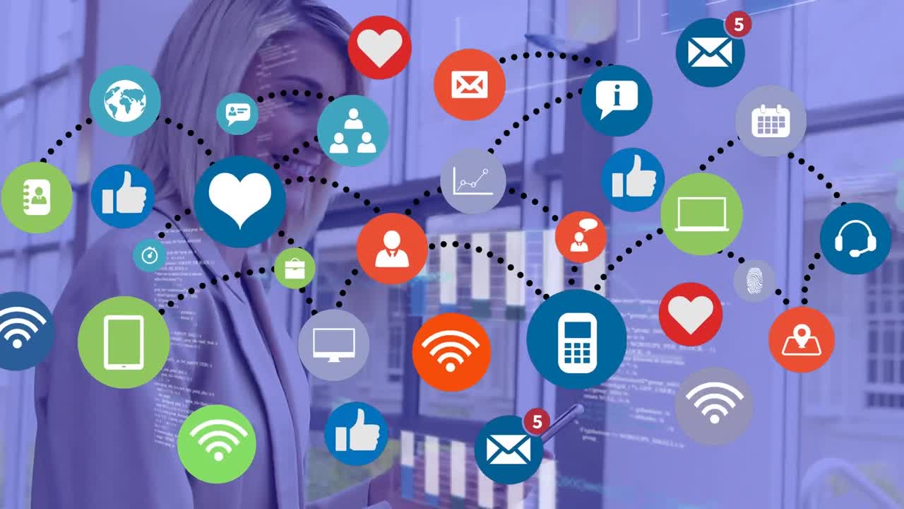 redes sociales e iconos de computadora que se conectan con puntos, base de datos sobre mujer de negocios que usa teléfono celular