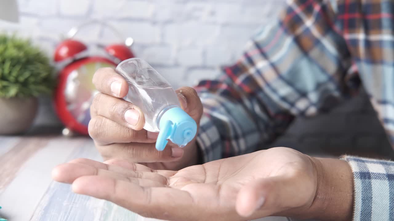 手洗い剤を塗る