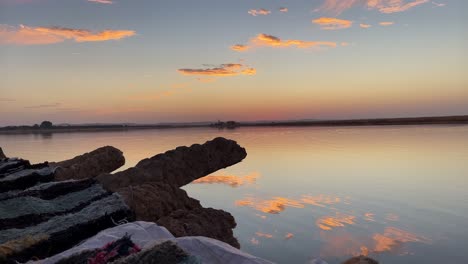 A-view-of-a-river-in-the-night-cloudy-day,-wide-shot,-static-shot