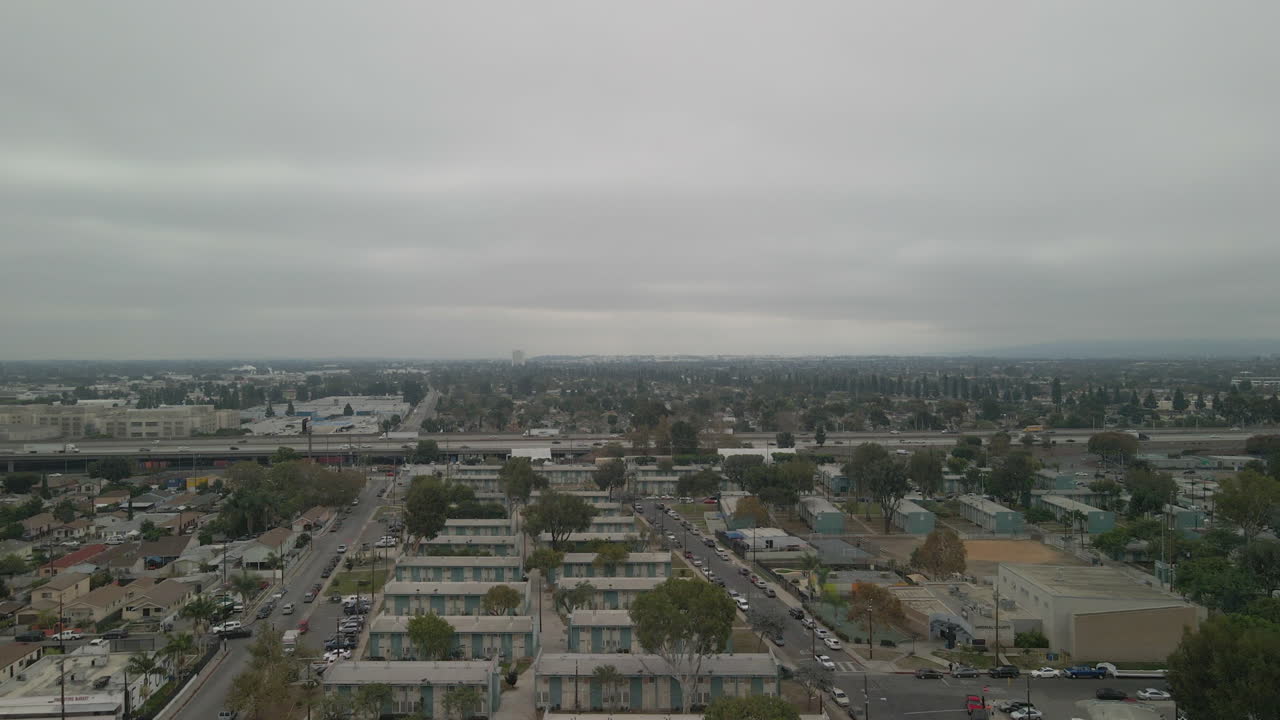 와트, 로스 앤젤레스의 제국 법원