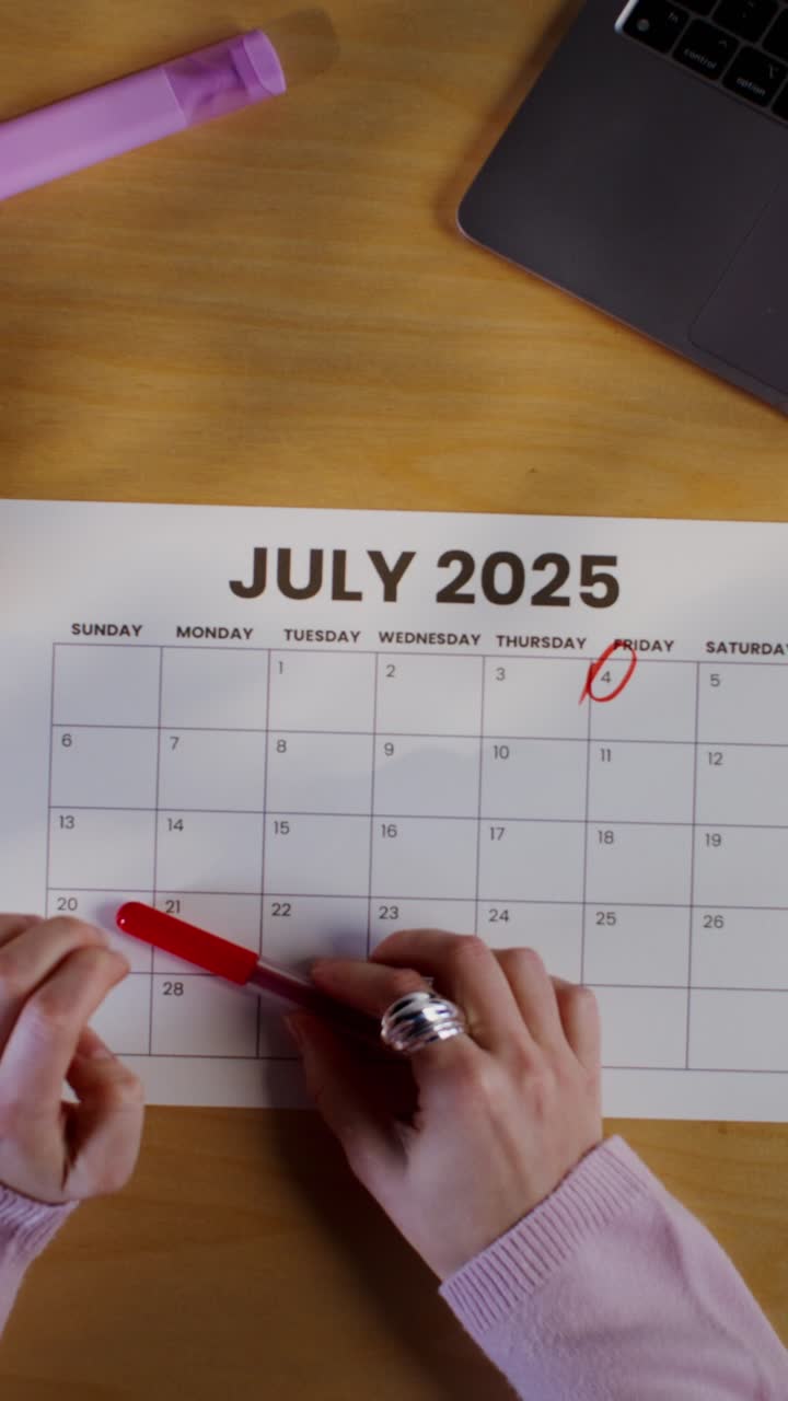 Marking Dates on July 2025 Calendar
