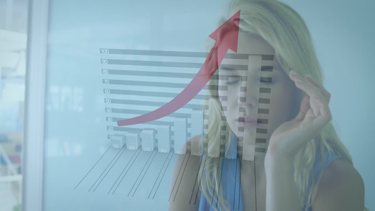 사무실에 있는 백인 사업가 여성에 대한 데이터 처리 애니메이션