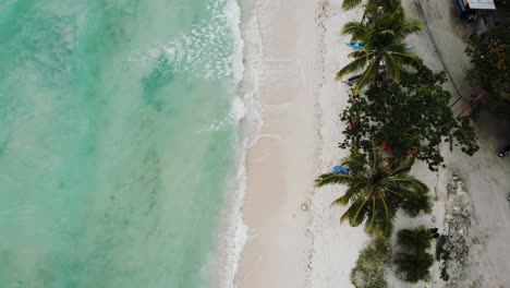 Panorama-Luftdrohnenbild-Des-Weißen-Sandstrandes-Von-Alona-Beach-In-Panglao,-Bohol,-Philippinen-8